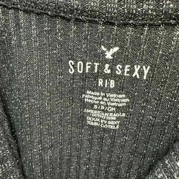 AMERICAN EAGLE STRETCHY BLACK AND SILVER SPARKLE TANK TOP - Picture 4 of 4